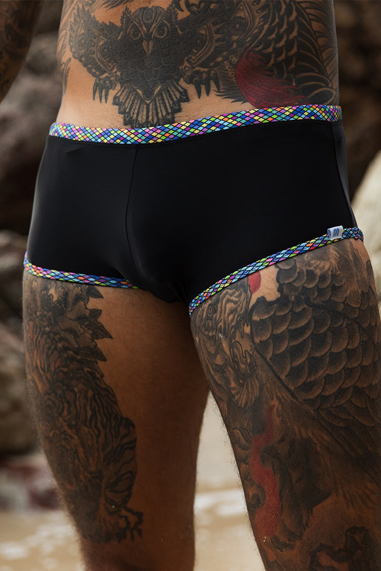 2025 Mm Birthday Bells 007 Trunks Midnight Rainbow Medium